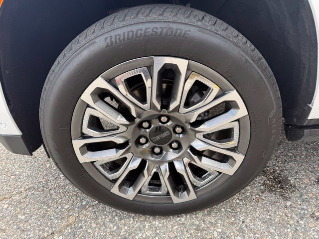 Certified 2024 GMC Yukon XL Denali Ultimate AWD/4WD image 10
