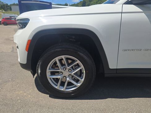 New 2025 Jeep Grand Cherokee Laredo X w/ Luxury Tech Group I image 8
