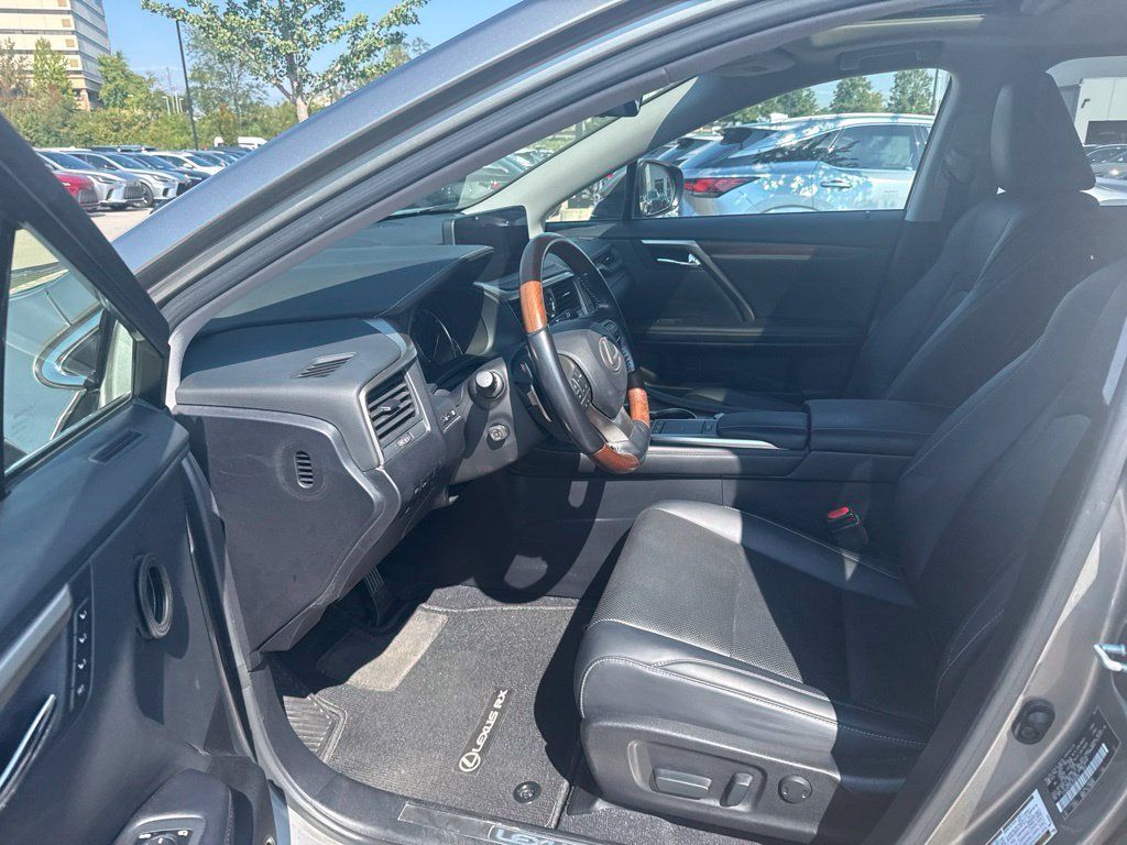 Used 2020 Lexus RX 350L Premium w/ Premium Package AWD/4WD image 11