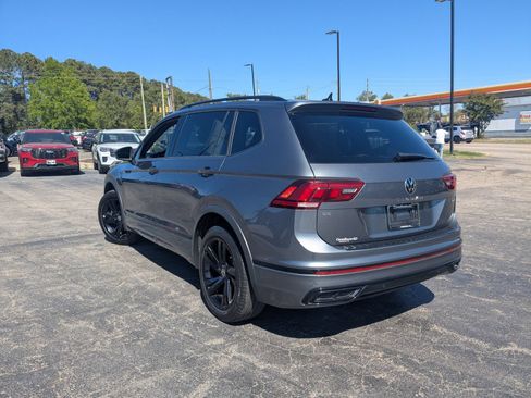 Used 2023 Volkswagen Tiguan SE R-Line AWD/4WD image 8
