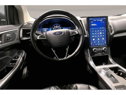 Used 2024 Ford Edge Titanium image 7