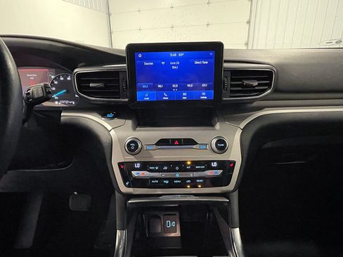 Used 2021 Ford Explorer XLT w/ Equipment Group 202A AWD/4WD image 42