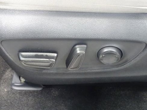 Used 2021 Toyota RAV4 XLE image 17