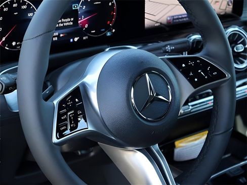 Certified 2025 Mercedes-Benz GLB 250 4MATIC image 20