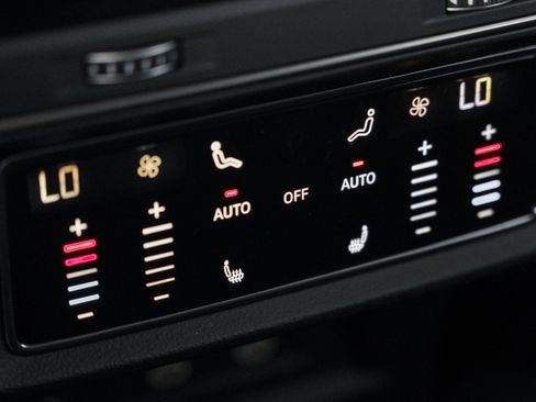 Used 2023 Audi SQ8 Prestige image 28