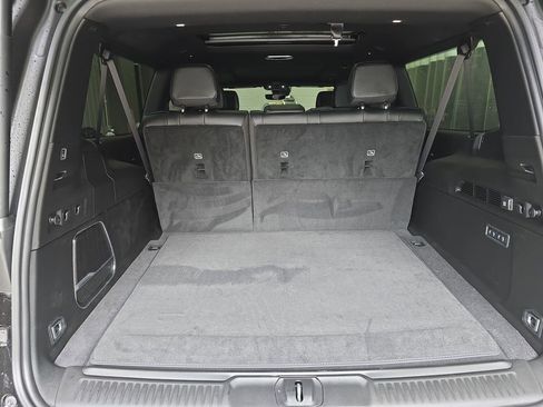 New 2026 Jeep Grand Wagoneer L Limited AWD/4WD image 13
