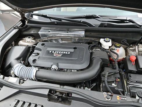 Certified 2024 Cadillac XT4 Luxury w/ Cold Weather Package FWD image 31