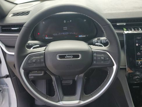 New 2025 Jeep Grand Cherokee L Altitude image 31