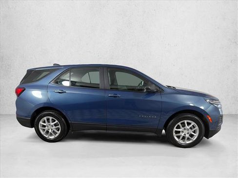 Used 2024 Chevrolet Equinox LS FWD image 2