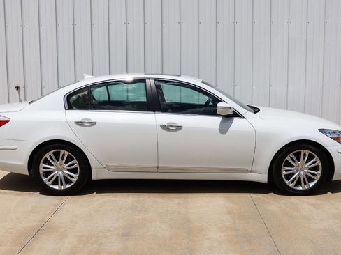 Used 2010 Hyundai Genesis 4.6 image 6