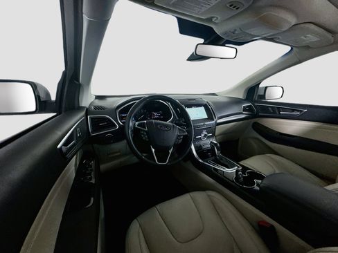 Used 2017 Ford Edge Titanium w/ Equipment Group 302A FWD image 18