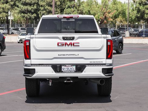 Used 2025 GMC Sierra 2500 Denali w/ Denali Reserve Package AWD/4WD image 6