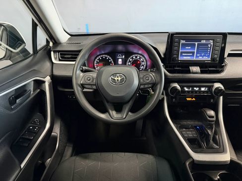 Used 2021 Toyota RAV4 LE w/ Carpet Mat Package (TMS) AWD/4WD image 10