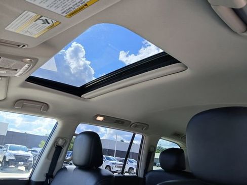 Used 2022 INFINITI QX80 Luxe w/ All-Season Package image 26