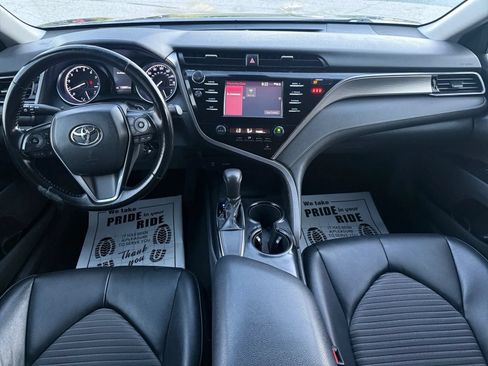 Used 2019 Toyota Camry SE FWD image 13