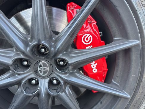 Used 2025 Toyota GR86 Premium w/ Performance Package image 5