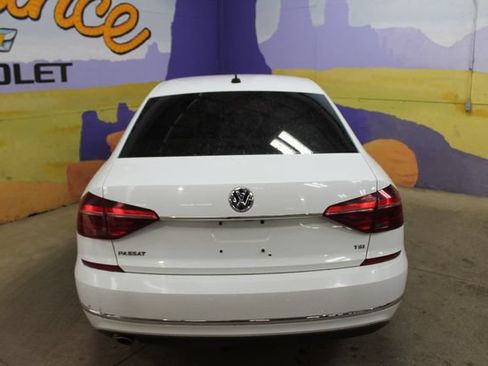 Used 2018 Volkswagen Passat 2.0T SE FWD image 7
