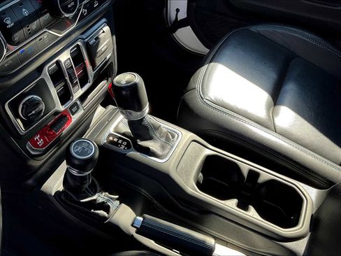 Used 2022 Jeep Wrangler Unlimited Rubicon 4xe w/ Cold Weather Group image 20