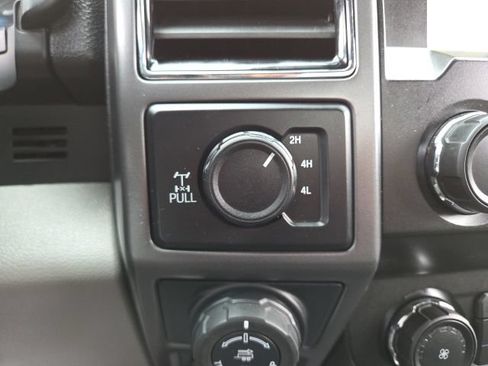 Used 2020 Ford F150 XLT w/ Heavy-Duty Payload Package AWD/4WD image 7
