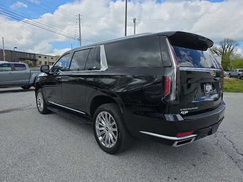 Used 2021 Cadillac Escalade ESV Premium Luxury AWD/4WD image 23