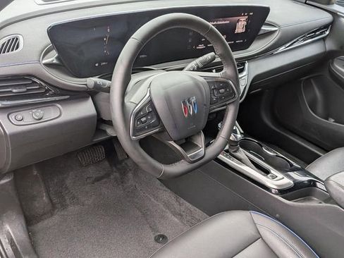 Used 2025 Buick Envista Sport Touring FWD image 9