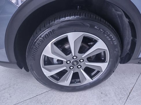 Used 2025 Ford Escape Platinum image 10