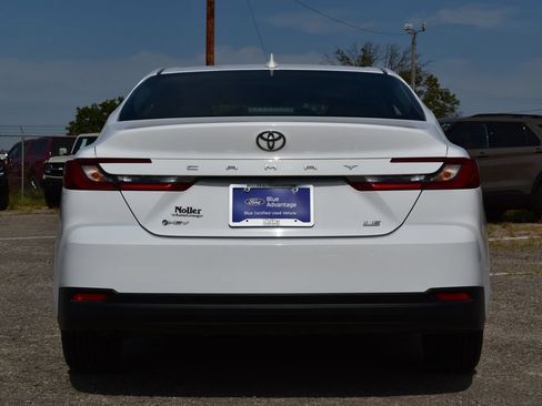 Used 2025 Toyota Camry LE FWD image 8
