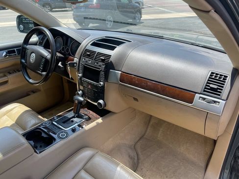 Used 2004 Volkswagen Touareg V8 AWD/4WD image 11