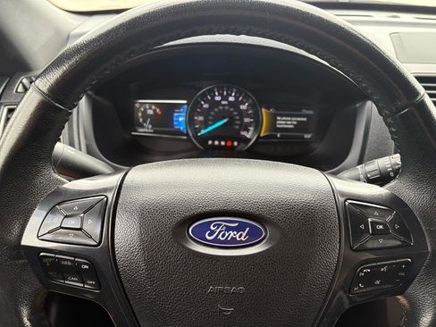 Used 2018 Ford Explorer XLT w/ Equipment Group 201A image 34