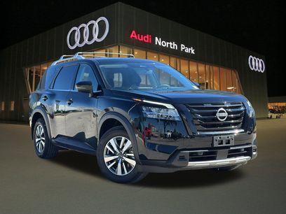 Used 2023 Nissan Pathfinder SL w/ Black Appearance Package