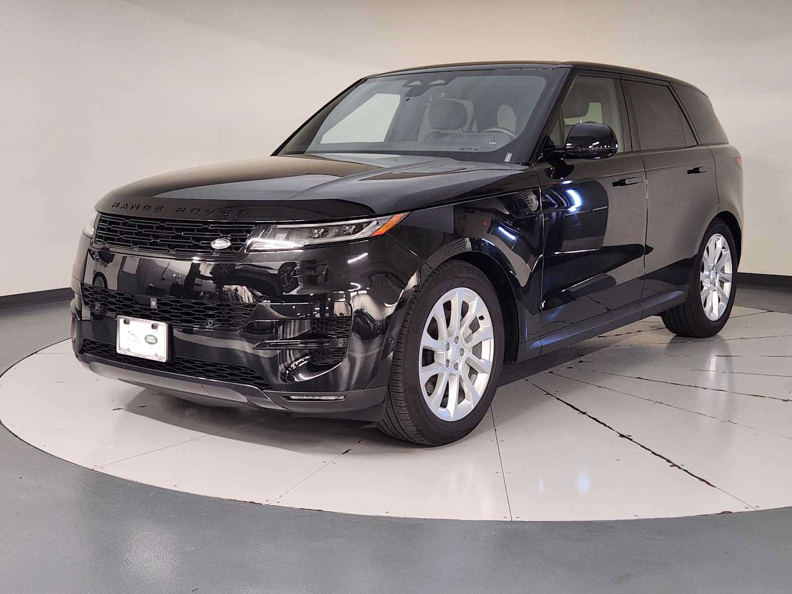 Used 2025 Land Rover Range Rover Sport SE AWD/4WD image 1