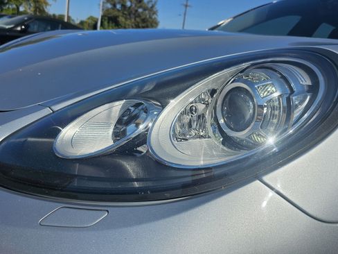 Used 2016 Porsche Panamera 4 w/ Premium Package Plus image 11