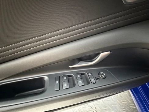 Used 2023 Hyundai Elantra SEL w/ Convenience Package FWD image 29