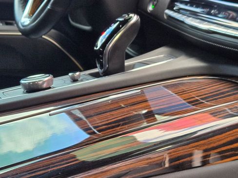 Used 2021 Cadillac Escalade ESV Premium Luxury image 34