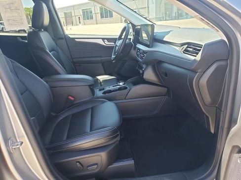 Used 2024 Ford Escape Platinum AWD/4WD image 15