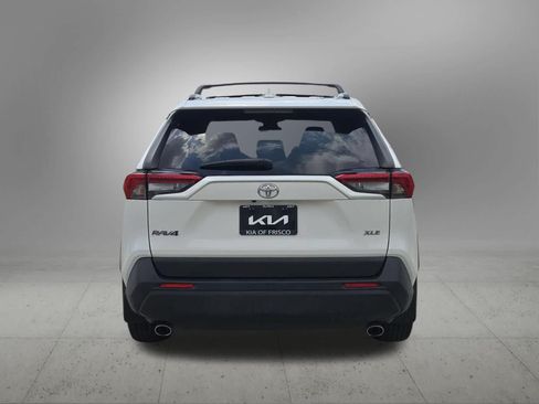 Used 2019 Toyota RAV4 XLE Premium FWD image 5