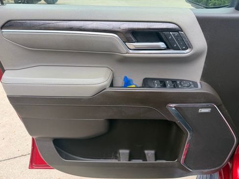 Used 2022 Chevrolet Silverado 1500 LTZ w/ LTZ Premium Package image 9