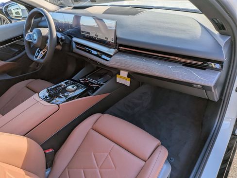 New 2026 BMW 530i xDrive w/ M Sport Package image 40