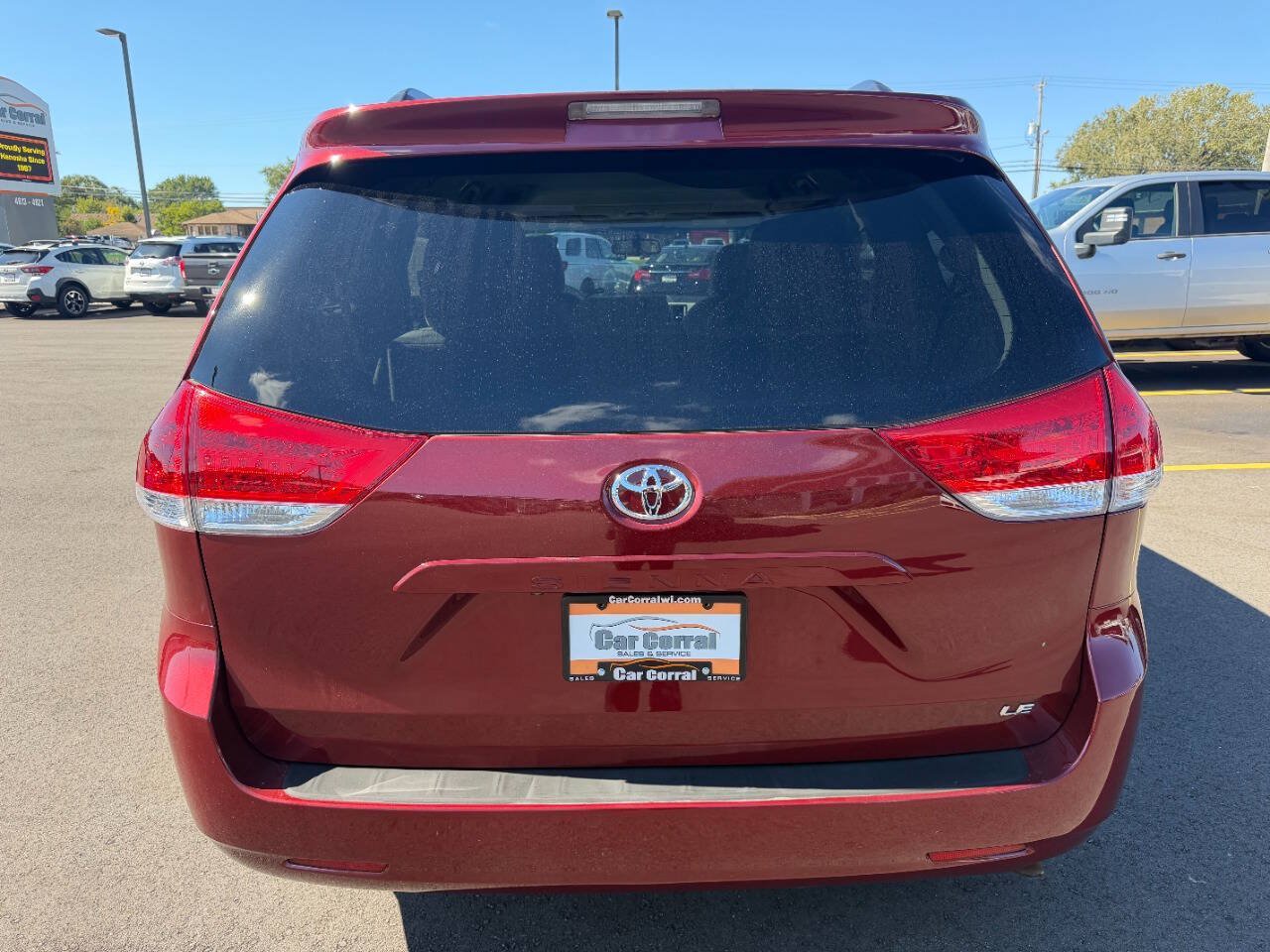 Used 2013 Toyota Sienna LE w/ Towing Pkg FWD image 4
