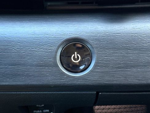 Used 2023 Nissan Ariya AWD image 25