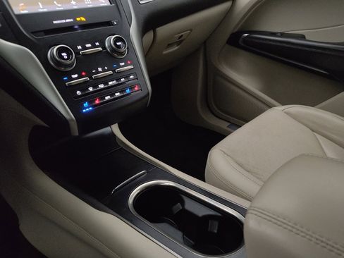 Used 2017 Lincoln MKC Reserve image 26