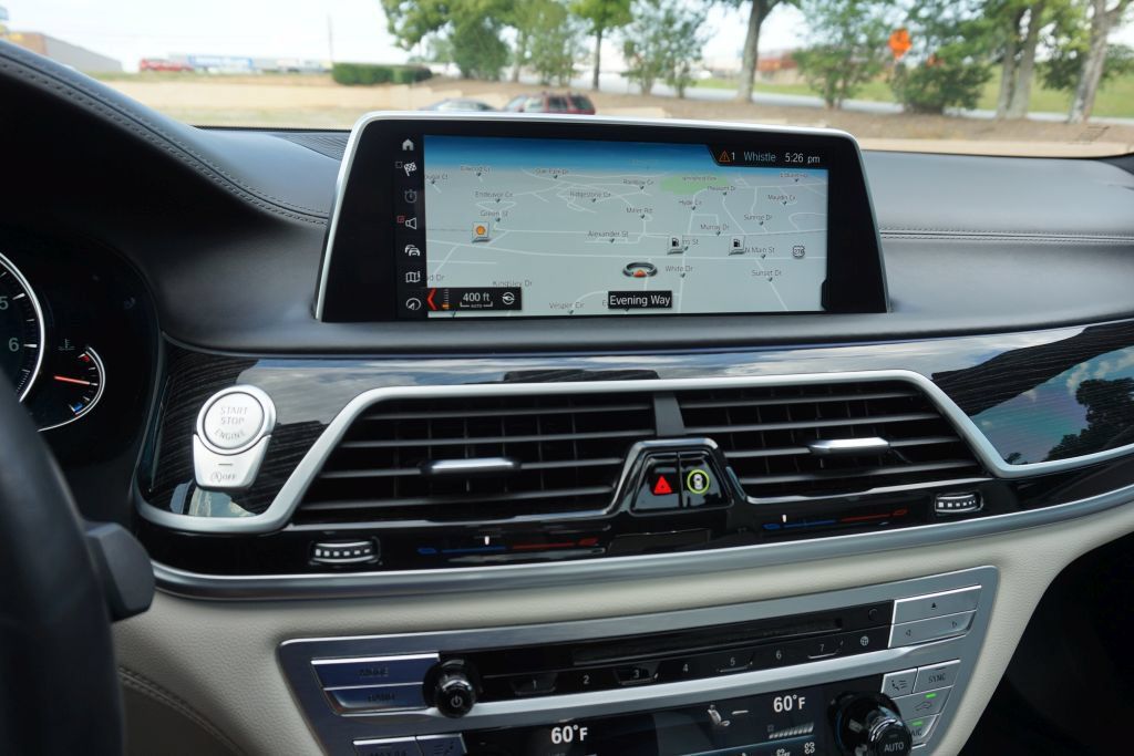 Used 2019 BMW 750i w/ Executive Package RWD image 45