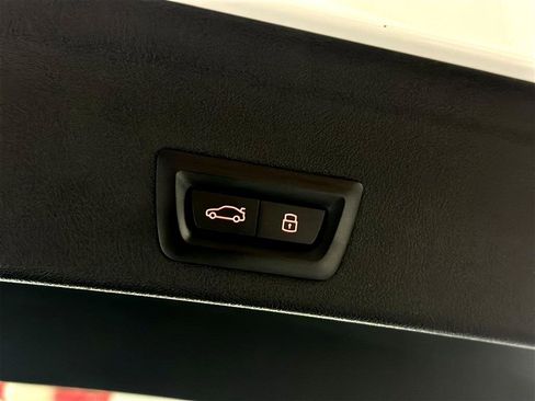 Used 2024 BMW X6 M60i w/ Dynamic Handling Package image 21