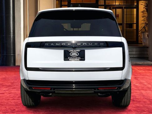 New 2026 Land Rover Range Rover SE image 4