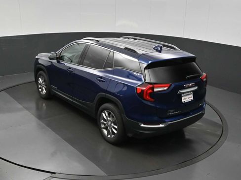 Used 2022 GMC Terrain SLT w/ Tech Package image 14