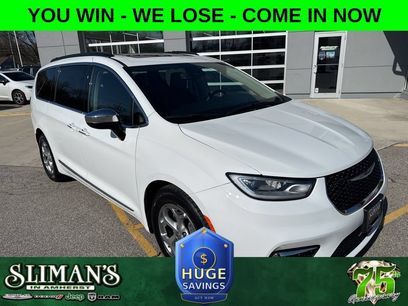 Used 2023 Chrysler Pacifica Limited