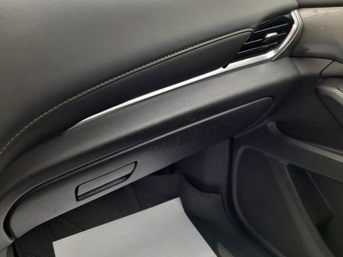 Used 2020 Chevrolet Traverse LT w/ LPO, Floor Liner Package AWD/4WD image 28