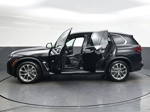 New 2026 BMW X5 xDrive50e image 28