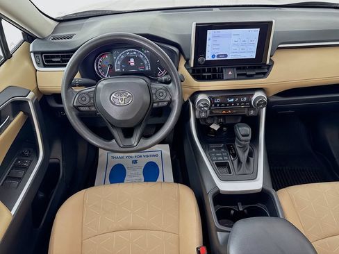 Used 2025 Toyota RAV4 XLE AWD/4WD image 26