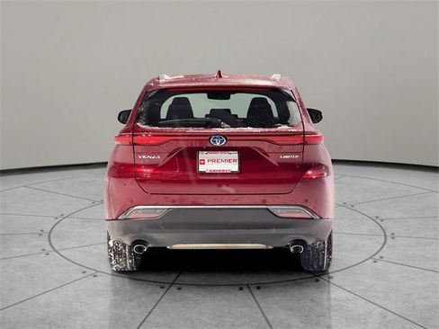 Used 2023 Toyota Venza Limited image 5